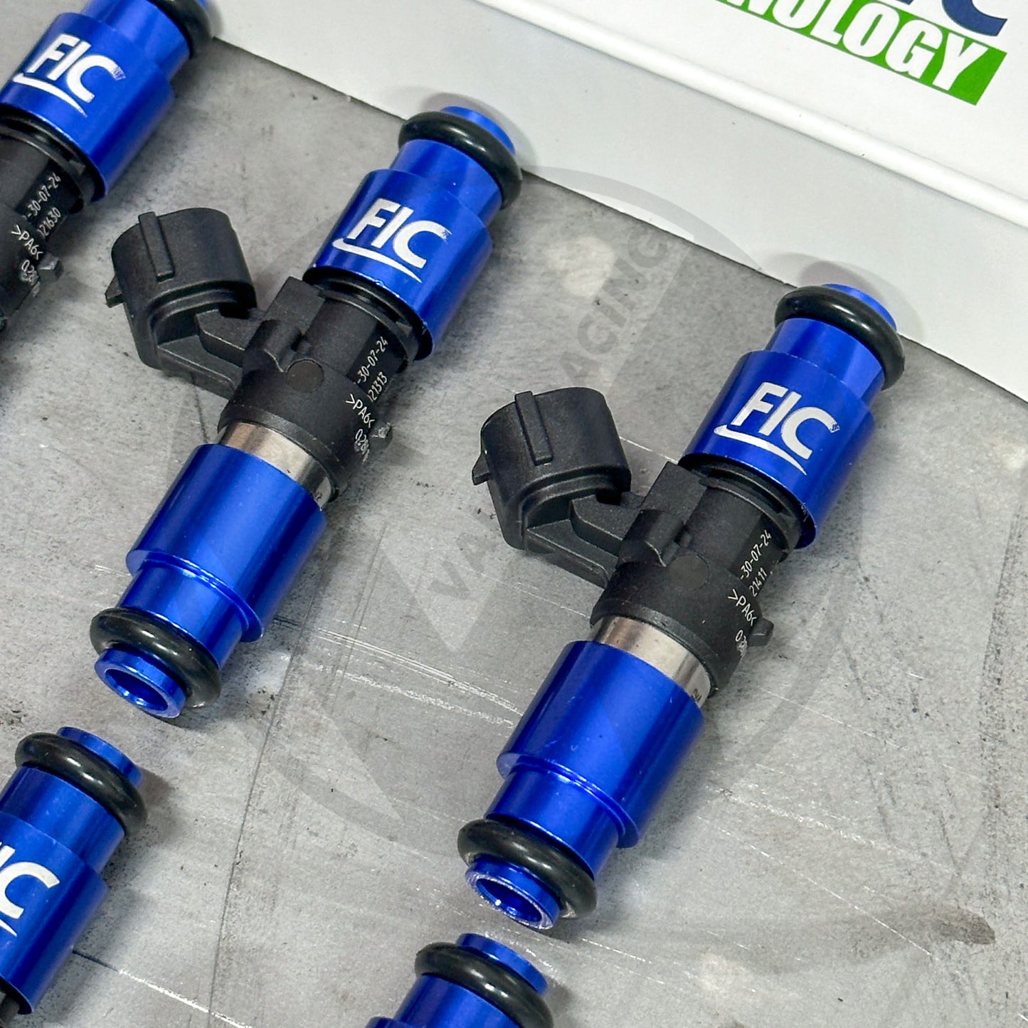 2150cc FIC Fuel Injector Clinic Injectors 86-12 Ford Mustang HighZ IS403-2150H