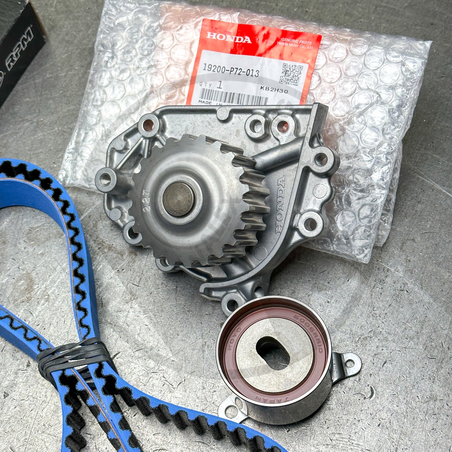 Gates Racing TRB Timing Belt / Honda OEM Water Pump / OEM Tensioner Kit for Honda Acura B Series