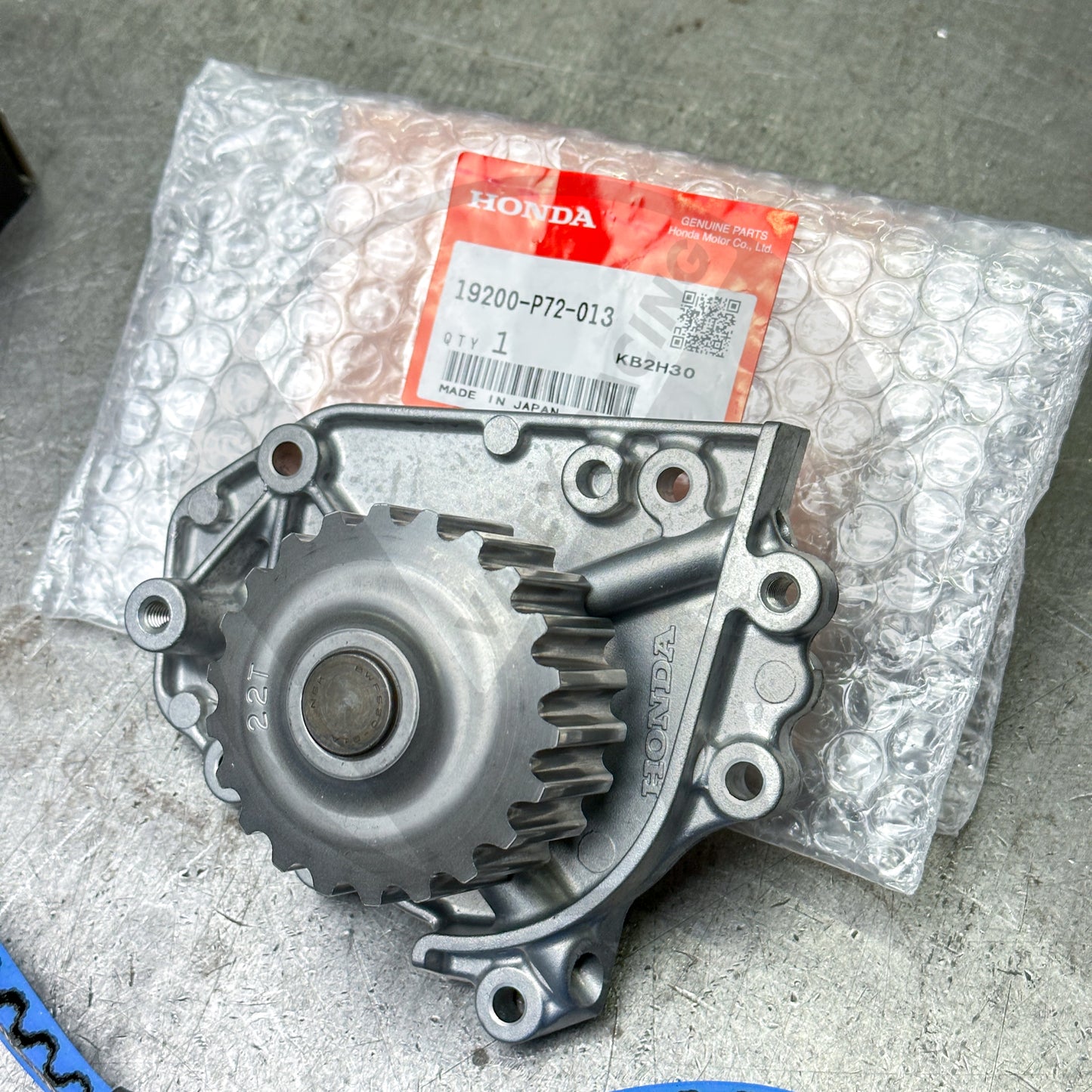 Gates Racing TRB Timing Belt / Honda OEM Water Pump Kit for Honda Acura B Series